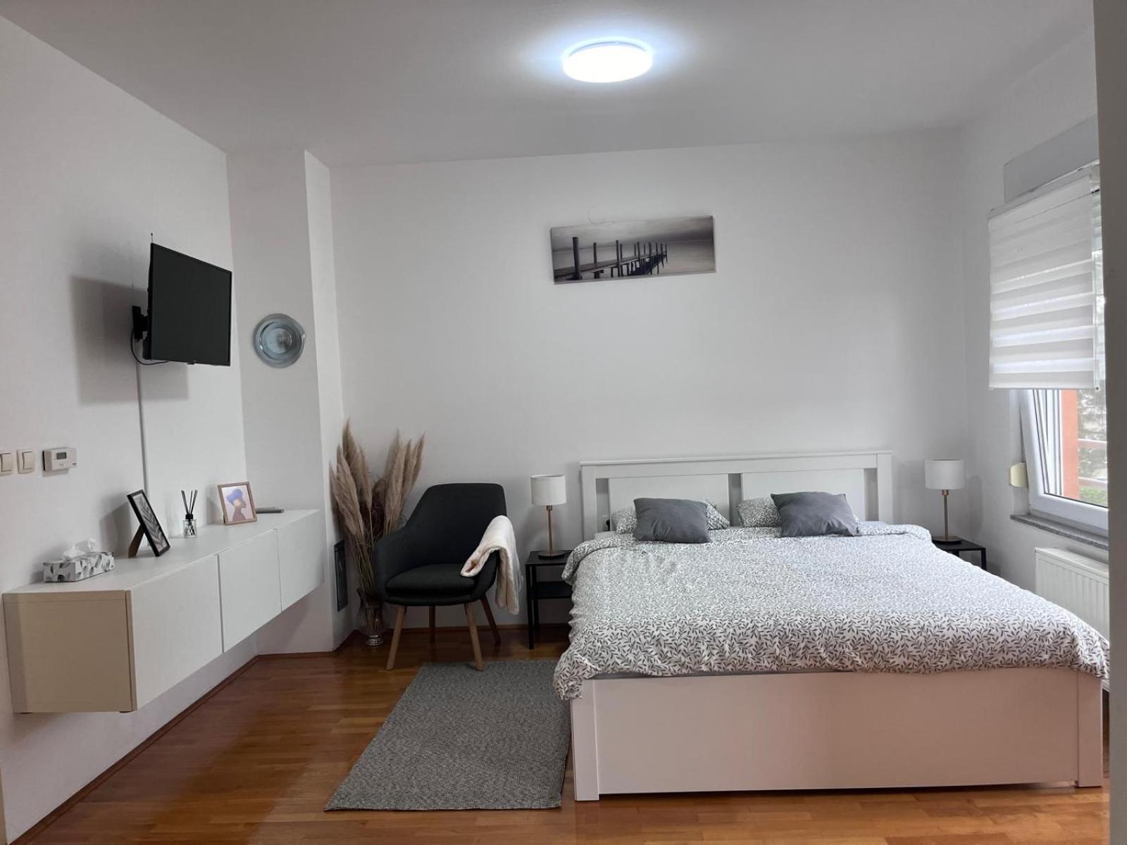 Studio Apartman - Sweet&Little Vrbovec Bagian luar foto