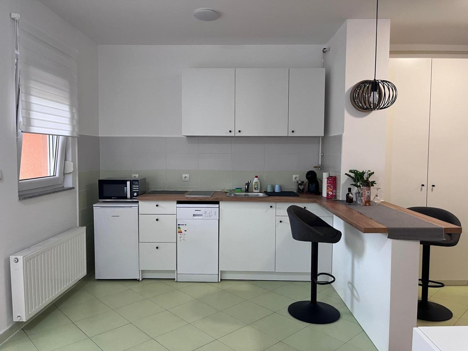 Studio Apartman - Sweet&Little Vrbovec Bagian luar foto
